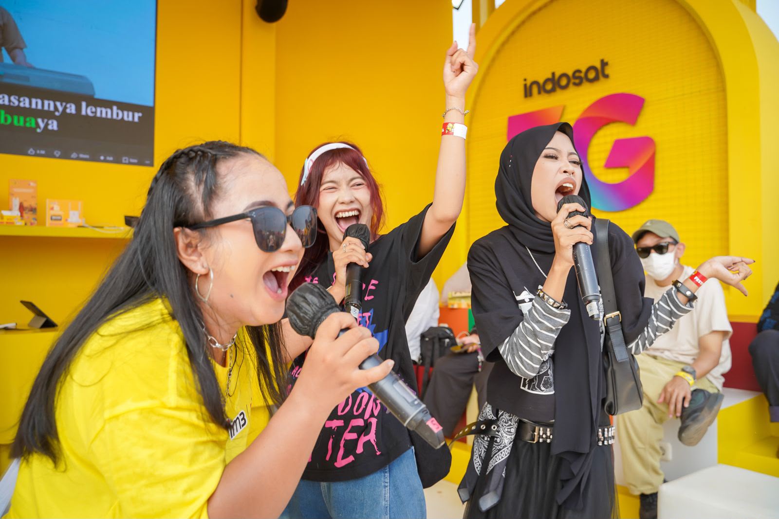 Dari Upload Konten Sampai Live Stream Nyanyi Bareng, Indosat 5G Bikin QNF Chapter 5 Karawang Makin Pecah