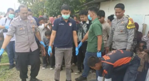 Mayat Lelaki Ditemukan Ngambang di Irigasi Buah Gebang Kemiri Polisi Lakukan  Identifikasi
