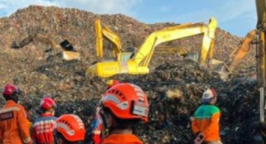TPST Bantargebang Longsor  4 Orang Meninggal Tertimbun Sampah