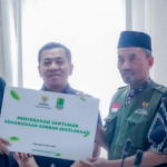 Bupati Aep Serahkan Bantuan kepada  Korban Meninggal dan Belasan Korban Luka Tragedi Majalengka di Pemkab Karawang