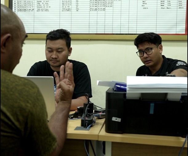 Polres Karawang Amankan ” PACI ” Pengedar Obat Keras Terlarang ( OKT) Di Cikampek