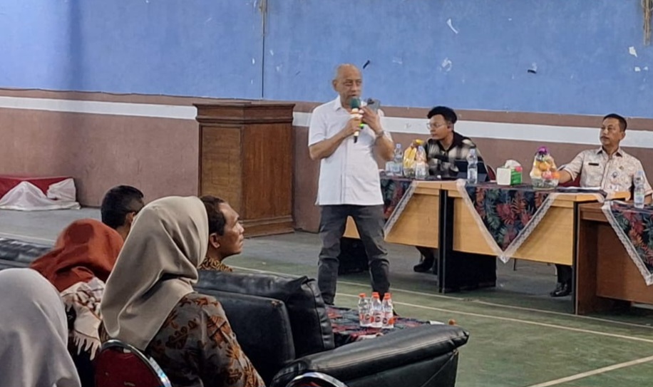 Pastikan Program MBG Berjalan Optimal Kejari Karawang Bareng Kadisdikbud Rapat Bersama Ratusan Kepsek