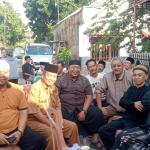 Dua Hari Berturut-turut Warga Berduka, Kades Telukjambe Uji Tunjukkan Kepedulian Tanpa Henti