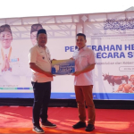 Momen IdulAdha 1447 H , BJB Karawang Serahkan Bantuan 6 Sapi dan 14 Ekor Domba