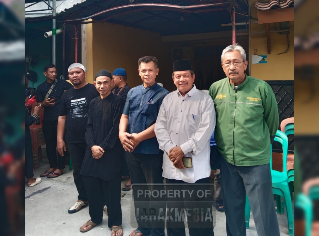 Kepala Desa Telukjambe Hadiri dan Ikuti Langsung Pemakaman Warga Bintang Alam