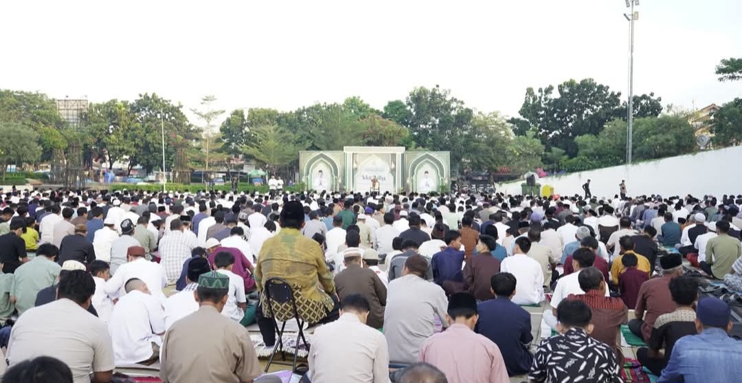 Pemkab Karawang Gelar Shalat IdulAdha 1447H di Lapangan Karangpawitan , Bupati Aep Ajak Warga Tebar Kepedulian Sosial