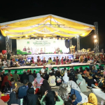 Warga Antusias HUT Ke 51  Pupuk Kujang Gelar Wayang Golek