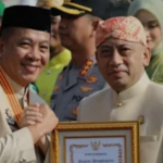 Konsisten Kawal Pembangunan Taat Hukum Kejari Dapat Penghargaan Bupati Karawang