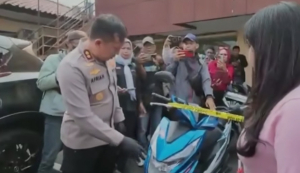 Usai Ringkus 4 Pelaku Curanmor, Polresta Karawang Serahkan Motor Sitaan Hasil Pencurian Kepada Pemilik